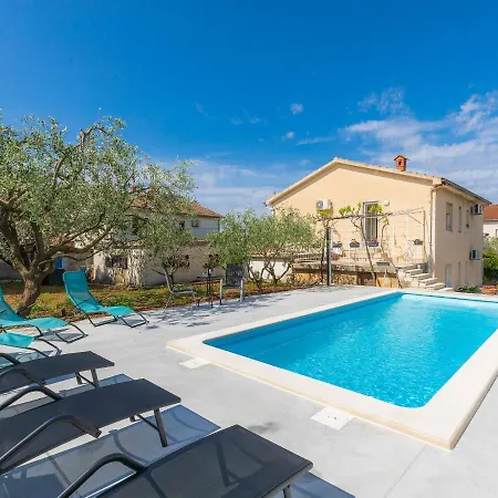 Apartament Laura By Interhome *