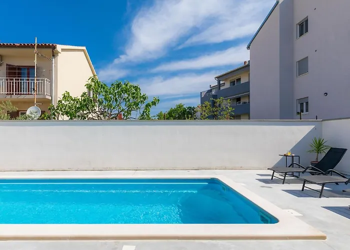 아파트 Laura By Interhome 풀라