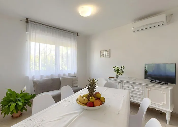 Appartamento Laura By Interhome *