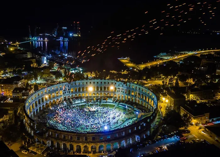 Laura By Interhome * 풀라